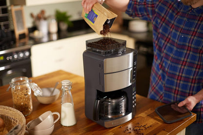 Russell Hobbs Grind & Brew – Makineri Kafeje me Programim, Teknologji WhirlTech për Nxjerrje dhe Shije optimale, me Mulli të Integruar, Kapacitet 10 Filxhanë, Gjel Gjatë 1.25L, Modeli 25610-56