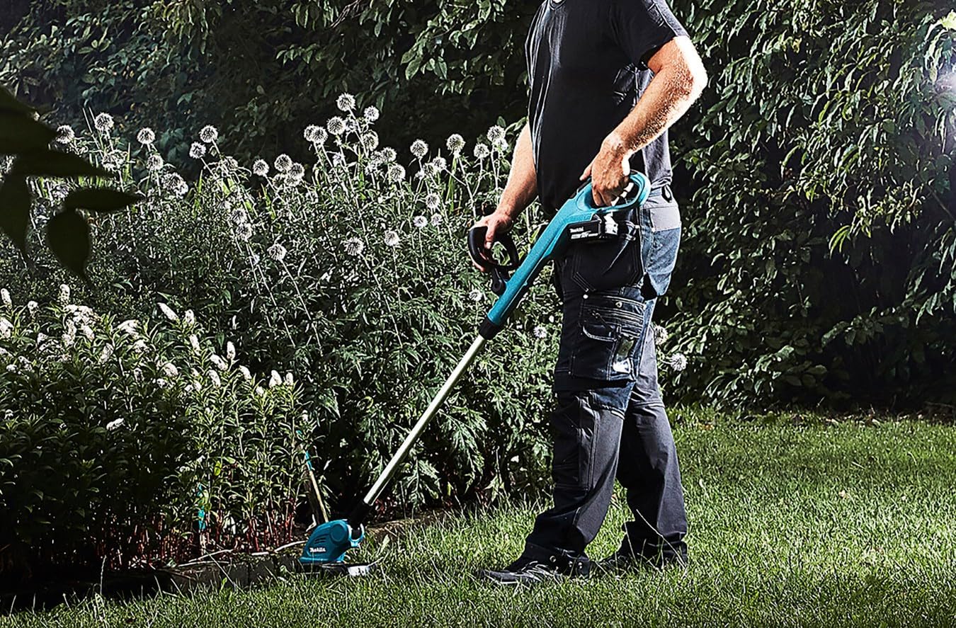 Makita DUR181RF Trimer Pa kabllo për Bar 18 V 3.0Ah – Me Bateri, Shirit Mbajtës Krahu, Shufër Teleskopike, Kokë Prerëse me Rrotullim 180° dhe Tel Prerës